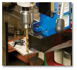 Use a drill chuck on a HMD905